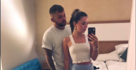 POSLALA MAMI SLIKU S DEČKOM, ALI NIJE  PRIMIJETILA JEDAN DETALJ: Ovo nikako nisu smjeli vidjeti, DA PROPADNEŠ U ZEMLJU OD STIDA!!