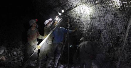 Zenički rudari prenoćili u jami ‘Raspotočje’, Uprava zabranila silazak u jamu