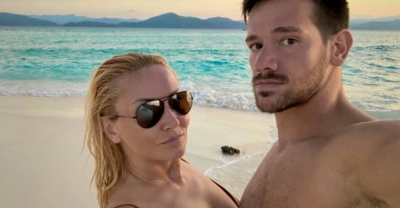 GOCU TRŽAN JOŠ NIKADA NISMO VIDJELI U KUPAĆEM: Sada se skinula u Indoneziji, GLEDAJU U NJEN STOMAK I NOGE I NE MOGU SEBI DOĆI! (FOTO)