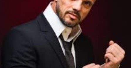 KUĆA BOBANA RAJOVIĆA IZGORJELA DO TEMELJA: Evo gdje je otišao s porodicom, PJEVAČ U SUZAMA 