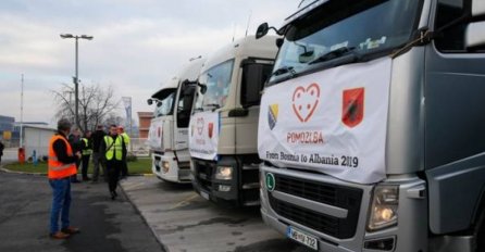 "POMOZI.BA" U AKCIJI: Veliki konvoj humanitarne pomoći Albaniji krenuo iz Sarajeva