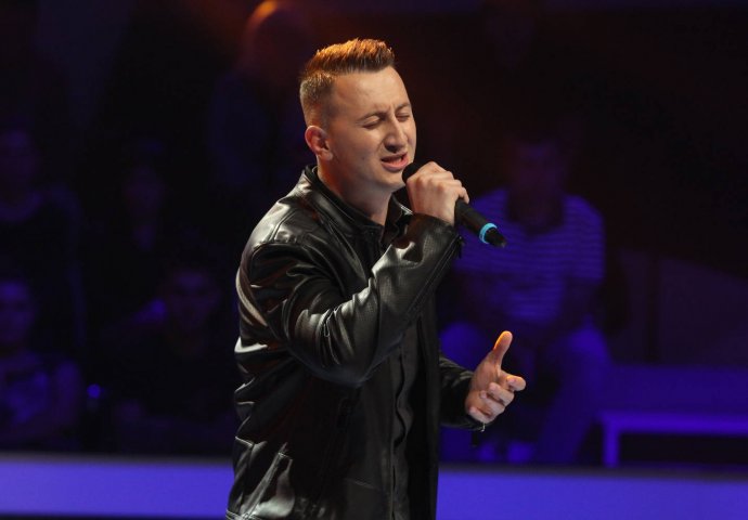 MILJENIK ŠABANA ŠAULIĆA SINOĆ SE POJAVIO KAO TAKMIČAR U ZVEZDAMA GRANDA: Kad su ga ugledali mnogi su ZAPLAKALI, A TEK KAD JE PUSTIO GLAS (VIDEO)