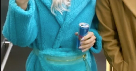 DOK JE DUŠKO U KINI, JELENA SE S NJIM SLIKA U LIFTU: On će biti s njom u novogodišnjoj noći, A SADA JE PROGOVORILA O DUŠKU I RAZVODU, sve rekla!