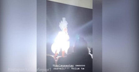 JELENA KARLEUŠA IZDOMINIRALA ZA DOČEK NOVE, SVI GLEDALI U RASKOŠNE OBLINE I JEDAN DETALJ NA GLAVI: A evo ko je bio uz nju, NIJE DUŠKO!