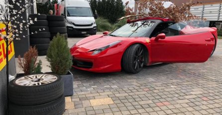 SRBIN KOJI ŽIVI U ŠVICARSKOJ STAVIO BADNJAK NA FERARIJA, A TEK DA VIDITE ŠTA MU JE POD JELKOM: Već imamo hit godine, OVO JE ŽIVI URNEBES!