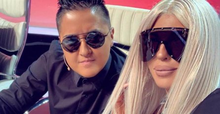 MARIJA ŠERIFOVIĆ ČESTITALA BOŽIĆ, O NJENOJ OBJAVI SVI PRIČAJU: Nadovezala se zgodna plavuša, evo šta drži u RUKAMA!