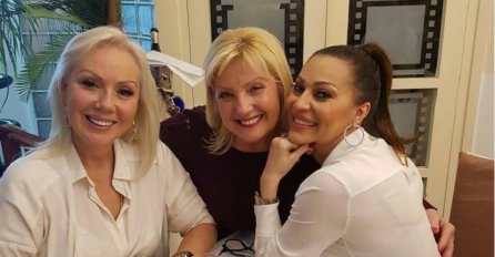 SRPSKA PJEVAČICA SE UVUKLA U KOŽNU HALJINU, OBLINE KIPE IZ NJE: Sve se ocrtalo pod svjetlima reflektora, GDJE JE DONJI VEŠ?!