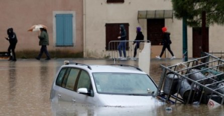 STRAHOVITO NEVRIJEME POGODILO DRŽAVU, BROJ POVRIJEĐENIH RASTE IZ MINUTE U MINUTU: Stigle prve informacije, slijedi NAJGORE!