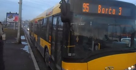 BEOGRAĐANI SU DANAS U ŠOKU GLEDALI OVU ŽENU: Najnormalnije sjela i uživala u VOŽNJI, a njega stavila... MA, HIT! (FOTO)