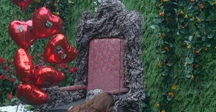 ANA KORAĆ NA GODIŠNJICU VEZE OD DAVIDA DOBILA PISMO, "ANA OVO TI MORAM REĆI": Počela je plakati, MATORA ODMAH DOTRČALA, evo šta je napisao!