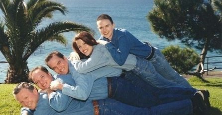 OVO SU NAJČUDNIJE PORODIČNE FOTOGRAFIJE IKADA USLIKANE: Kad vidite broj 2. NEĆE VAM BITI DOBRO MJESEC DANA