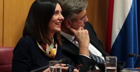 Hrvatska oporba nije uspjela srušiti ministricu Divjak
