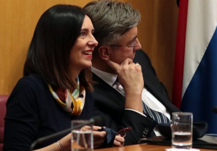 Hrvatska oporba nije uspjela srušiti ministricu Divjak