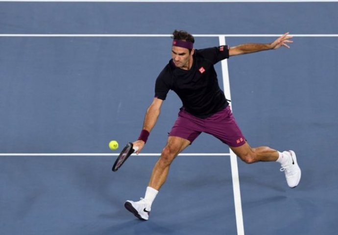 Federer rutinski započeo učešće u Melbourneu, Ćorić pometen s terena, veliko iznenađenje u muškoj konkurenciji