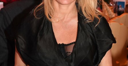 PAMELA ANDERSON SE UDALA, KAD JOJ VIDITE MUŽA IZVRNUT ĆETE SE SA STOLICE, MOŽE JOJ BITI DEDO: Svijet u šoku, ON JE MLADOŽENJA?!