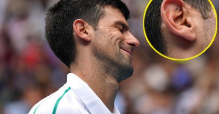 SVI SU MISLILI DA JE MLADEŽ, ALI NIJE! EVO ŠTA JE U UHU NOVAKA ĐOKOVIĆA: Konačno rješena misterija TAČKE!