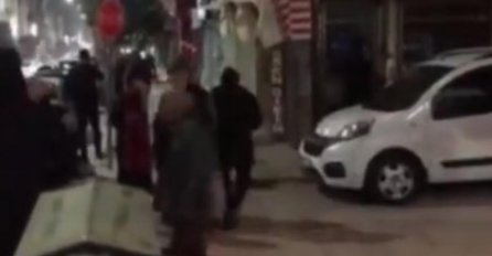 RUŠILE SE ZGRADE, NAROD BJEŽAO PO CESTI, UDARIO IH SNAŽAN ZEMLJOTRES: Objavljeni jezivi snimci, IMA POVRIJEĐENIH, STRAHUJE SE OD NAJGOREG
