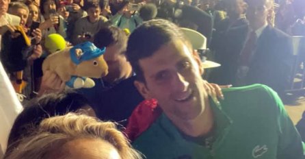 ĐOKOVIĆ ZBOG BANJALUČANKE PREKINUO INTERVJU: Kad je čuo šta mu je dobacila, odmah se okrenuo ka njoj i odgovorio!