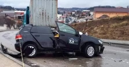 STRAVIČAN SUDAR U BIH, POGINULA JEDNA OSOBA, HITNA I POLICIJA NA LICU MJESTA: Ovo su prve informacije