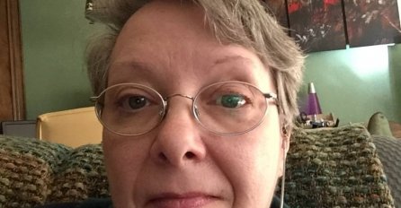 "U kući do naše živjela je jedna starica koja je živjela sama i koju niko nije imao da služi."