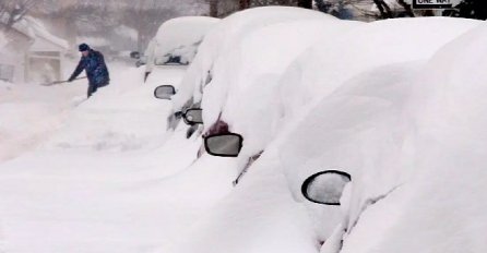 SNIJEG STIGAO S OLUJNIM NEVREMENOM, OVI DIJELOVI ODSJEČENI OD OSTATKA DRŽAVE! Meterolozi se oglasili, evo šta nas čeka sutra!