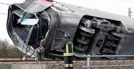 TRAGEDIJA, VOZ IZLETIO IZ ŠINA, IMA MRTVIH: Objavljene prve informacije