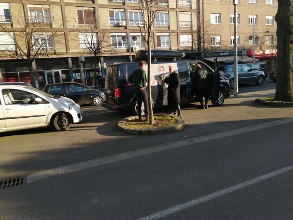 09ddd9ed4ac9144e2ad8