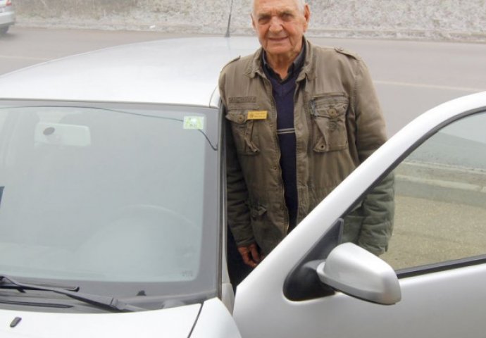 Mehmedalija Dušinović za volanom i u 82. godini: Vozio i Tita