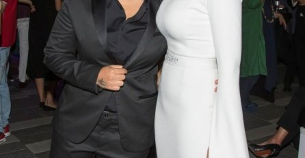 MAJKA SRPSKE PJEVAČICE ROVARILA PO KONTEJNERU ZBOG KĆERKE, GUŠILA SE U SUZAMA DOK JE IZGOVARALA OVU REČENICU! Naježit ćete se kada čujete njenu ispovijest!