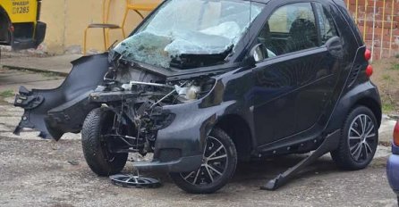 TEŠKA SAOBRAĆAJNA NESREĆA, IZGUBILA KONTROLU NAD VOZILOM I SLETJELA SA PUTA: Cijela država plače!