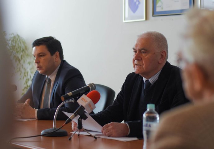 "Centar upravljanja krizom u Crnoj Gori i BiH je Aleksandar Vučić"