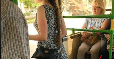 ŽENA U BEOGRADSKOM AUTOBUSU STAJALA KOD VRATA, ALI SVI SU GLEDALI U NJENE NOGE: Nisu mogli da vjeruju svojim očima (FOTO)