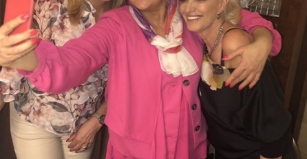 SRPSKA PJEVAČICA U 7. DECENIJI IZVADILA SILIKONE: kad su vidjeli kako izgleda OSTALI SU BEZ RIJEČI, POTPUNA PROMJENA!