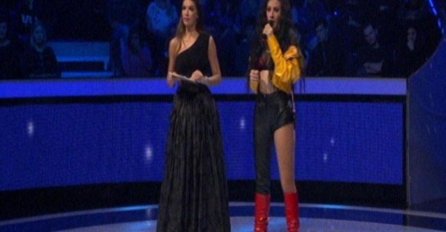 OPASNA “RIBA” IZAŠLA NA SCENU ZVEZDA GRANDA, KARLEUŠA ZANIJEMILA KAD JE UGLEDALA OVU TAKMIČARKU: A onda je zapjevala i SVIMA DOŠLO MUKA!