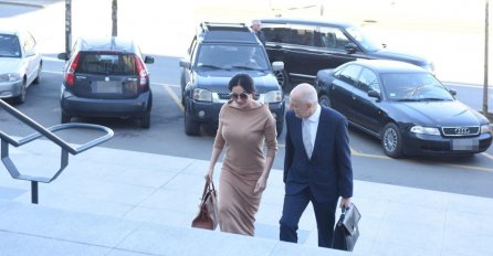 CECA RANO JUTROS STIGLA U PALATU PRAVDE, ČEKA KARLEUŠU: Sa ovakvom frizurom je još nismo vidjeli, A TEK ŠTA JOJ JE NA NOGAMA