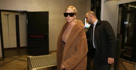 CECA I JELENA KARLEUŠA U RUKAMA NOSE ISTU STVAR, POJAVILE SE NA SUDU I SVI GLEDAJU SAMO U OVAJ DETALJ: Ovo je iznenađenje za sve! (FOTO)