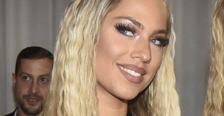 SRBIJA JE OČARANA KNEZOVOM KĆERKOM, A ČEKAJTE DA VIDITE NJENU MAMU: Pjevač je s njom bio u braku 17 godina (FOTO)