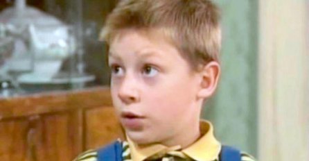 NECA IZ SERIJE "SREĆNI LJUDI" OPROSTIO SE OD Desimira Stanojevića, svog oca iz serije: KAD VIDITE KAKO NECA DANAS IZGLEDA, NEĆETE DOĆI SEBI, FRAJER ZA KOJIM ŽENE GUBE GLAVU!