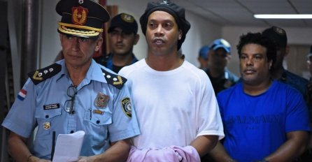 SLAVNI BRAZILAC U CENTRU SAMOG PAKLA Otkriveni detalji iz zatvora: Fudbaler odbija hranu, društvo mu prave ONI, ŠOK!