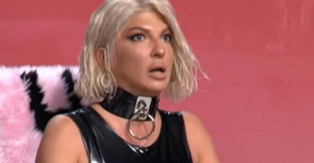 JK POŽELJELA DUŠKA, UŠLA U AUTO I OVO MU URADILA ZA VOLANOM: On ne može da vjeruje šta se dešava (VIDEO)