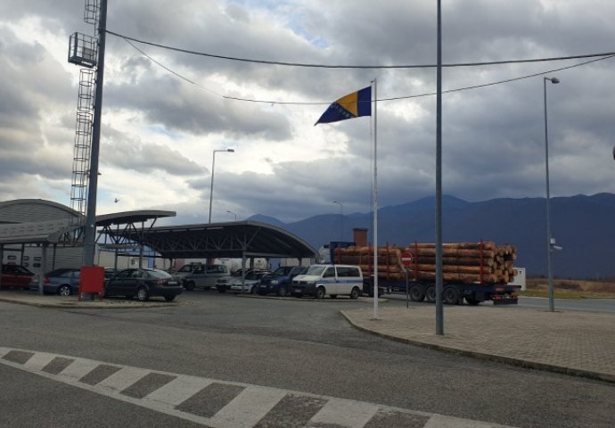 BIHAMK: Apel vozačima da se pridržavaju mjera zaštite od koronavirusa