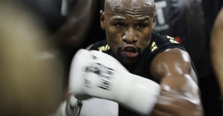 Mejveder odložio povratak u ring poslije dvije porodične tragedije