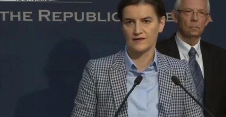 HAOS ZA VRIJEME GOVORA ANE BRNABIĆ, USTALA PA VRISNULA NA NOVINARA: "Da li ste vi normalni?" (VIDEO)