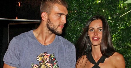 VELJKO USLIKAN U ZAGRLJAJU S NJOM, OBASIPA JE POLJUPCIMA: Trudnu Bogdani pred sami porođaj zatekao ŠOK!