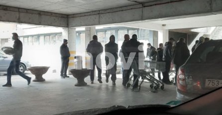 LJUDI, MOLIM VAS, PRESTANITE: Stiglo 25 tona brašna u BINGO U KONJICU, nastao opšti metež (FOTO)