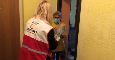 'Merhamet' širom BiH dostavlja tople obroke i pakete starijima od 65 godina