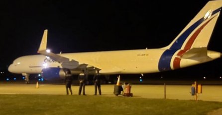 Na banjalučki aerodrom stigao prvi avion sa opremom za mobilnu bolnicu