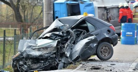TEŠKA SAOBRAĆAJNA NESREĆA NA PUTU, SUDARILI SE KAMION I AUTOMOBIL: Ima poginulih i povrijeđenih