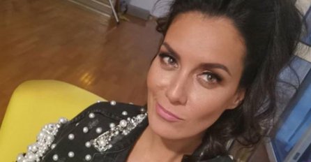 SRPSKA VODITELJICA MARIJA KILIBARDA SE SLIKALA BEZ TRUNKE ŠMINKE: Svi u nevjerici, evo kako izgleda!(FOTO)