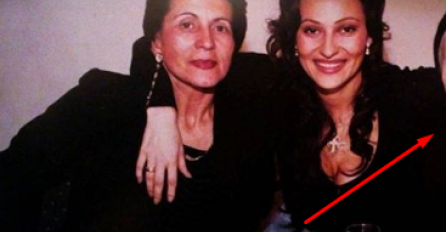 ISPLIVALA JEDINA ZAJEDNIČKA SLIKA CECE I ARKANOVE MAJKE, NIKO NIJE ZNAO KAKO ONA IZGLEDA Jedan detalj svima privukao pažnju!